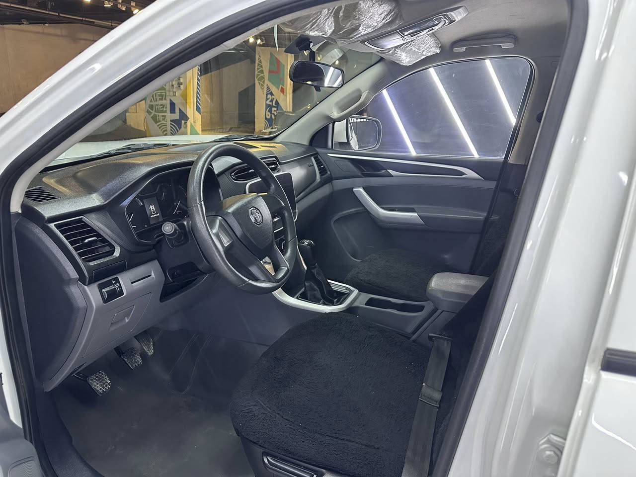 ئێمجی پیکاب بۆ فرۆشتن مۆدێل ٢٠٢٤ زەمان ٢١٠٠٠کم ڕۆشتووە بێ بۆیاخ بێ سارد هەموو شتێکی بە شەرت سەیارەکە لە سلێمانیە. ***********
