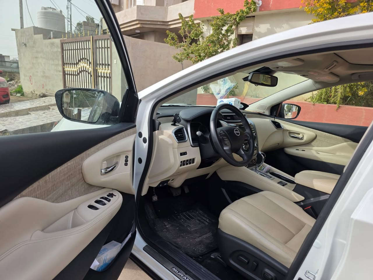 سلام عليكم للبيع نيسان مورونو موديل 2023بيه بابين تبديل وصبغ بدون دواخل بابين طرف سكن رقم ژماركاتي سعره ب 150 وبيه مجال لطيبين اي استفسار اتصل بل رقم *********** مكان سيارا كركوك قضاء داقوق
