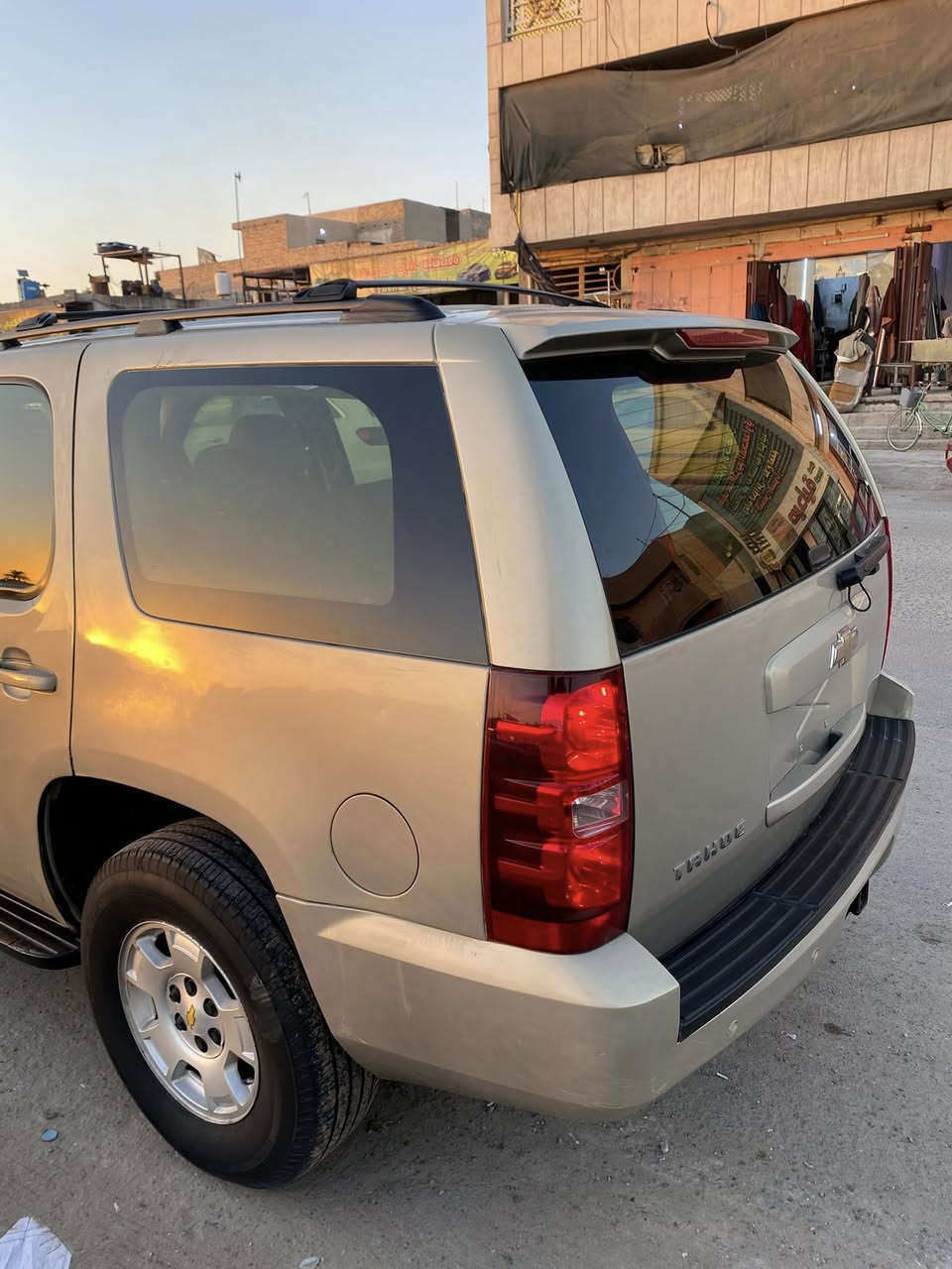 السلام عليكم تاهو  ادوات 2009
مواصفات LTكصة قماره 

الون شباني 

الداخل بيجي 

كير محرك خير من الله 

كامرة خلفية 

تدفئة تبريد شغال 

تخم تاير نظيف 

تشغيل عن بعد 

السعر  : 65
مكان السيارة  بغداد 
رقم الهاتف : ***********
