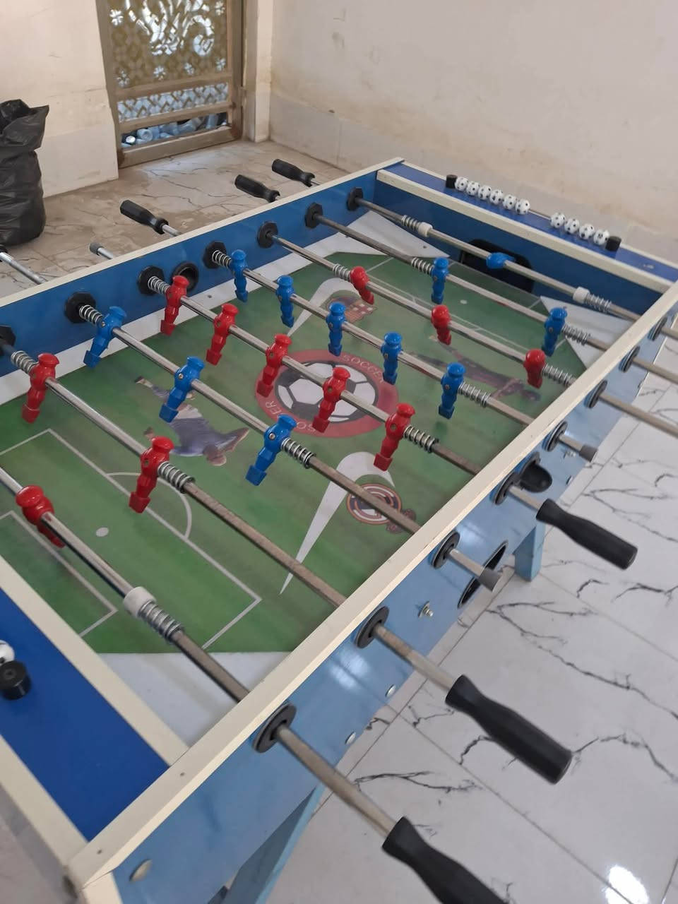 السلام عليكم فيشه ومنضده للبيع السعر ٣٥٠  رقم الهاتف ***********
