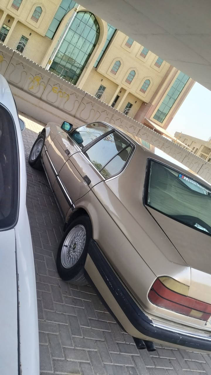 من رخصة الادمن بي ام 735 بيع او امراوس وانطي فرق رقم صلاح الدين انكليزي باسمي تحويل باي وقت محرك شرط كيرها من باردة اتاخر ومن تحمة كبل اتنمر كل النمرات طبيعية صدر نص عمر باتري جديد كهريات شغالة سنوية لل29  مكان السياره صلاح الدين
السعر 38
للاستفسار ***********
***********
