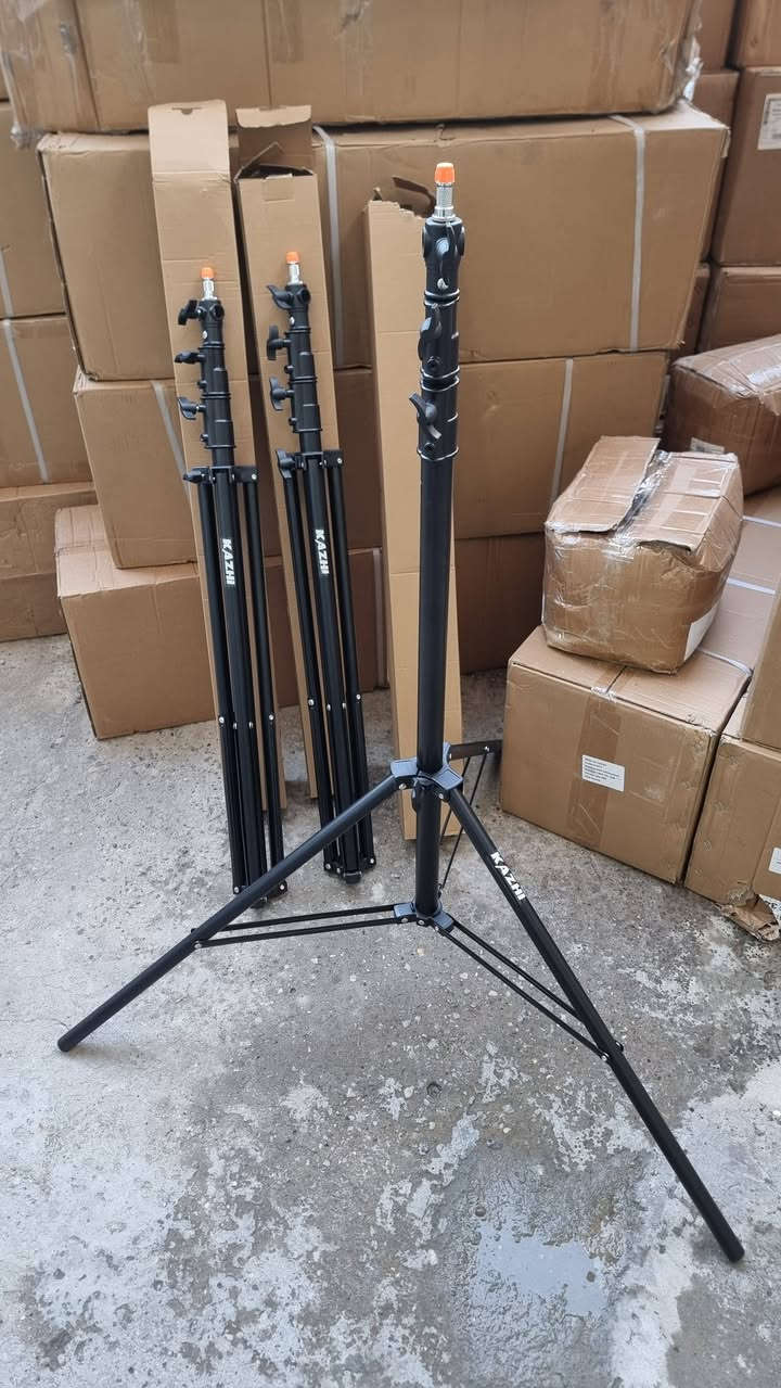 استاند حديد ثقيل هايدروليك ارتفاع 3 متر جديد  
سعر الواحد 35  الف 
متوفر توصيل


**إذا كنت صاحب هذا الإعلان وتريد حذفه لأي سبب، رجاءا أرسل رسالة إلى الدعم الفني**