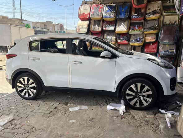 السلام عليكم
سبورتج للبيع فقط2019
رقم بغداد باسمي 
مري شفط 
حساس امامي خلفي 
تبريد قطعتين 
زرلاك لايت 
لد نهاري 
سايد بريك رجل 
مانع نزلاق 
نظام نزول منحدرات 
سياره كير مكينه شركه 
مكفوله من صبغ ولفتح فقط بارد مكان لماشر بلابيض 
سعر 190 وبيه مجال بسيط 
مكانهة بغداد حسينيه راشديه ‭0787 455 6755‬
