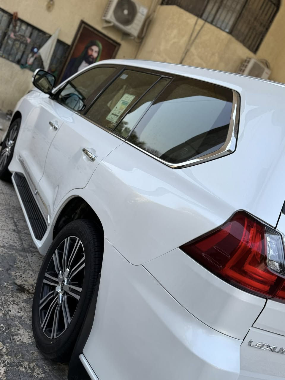 لكزس ٢٠٢١ سيارة جديده ومكفوله ماعدا ملاحظه بسيطه ما تبين فول فول مواصفات وكلشي على وضع الشركة رقم شبه مميز
***********
