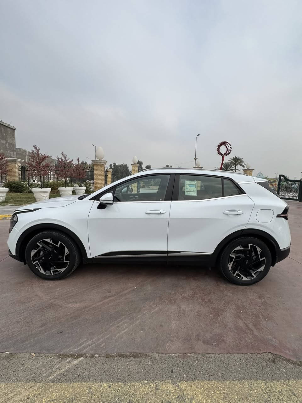 السلام عليكم
للبيع فقط

-سبورتج 2023 خليجي وكالة nim مواصفات نص فول كفالة عامة +مرقم اربيل

-ماشية 51 الف كيلو

-حجم المحرك 2000cc  DOCH

-بصمتين تشغيل

-بصمة ابواب 

-تشغيل عن بعد 

-ترحيب ودخول ذكي 

-تحكم بالجام عن بعد

-لدات امامية 

-اربع مودات قيادة(normal , sport , eco , smart) 

-سايد بريك الكتروني

-مانع انزلاق

-خاصية ثبيت السرعة عند نزول المنحدرات

-اوتو هولد 

-مقعد سائق كهربائي 

-تدفئه بالمقاعد 

-تدفئة مقود

-مري جانبية قابلة للطي

-نقطة عمياء

-لايتات اماميه تحكم بالارتفاع

-كاشفات ضباب امامية وخلفية

-تبريد امامي خلفي قطعتين 

-ويل حجم 19

-كفرات السياره اسود لامع 

-شفتات سرعه 

-شحن الهاتف وايرلس 

-شاشة تدعم ابل كار بلي واندرويد اوتو 

-كاميرا خلفية دوارة

-حساسات امامي خلفي

-شاشة اعطال

-حساسات قياس ضغط الإطارات 

-تشغيل كامرة خلفية أثناء القيادة

-قفل أطفال جامات وابواب

-بريك ABS

-ماسحات جام امامية وخلفية اوتو ( حساس امطار )

-تبريد وتدفئة اوتو

-مثبت سرعة

ملاحظات السيارة : ثلمة بسيطة في البگ لايت كما موضح في الصور

عنوان السيارة بغداد / الدورة 

للتواصل : ***********
