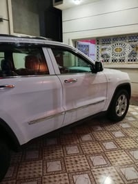 جيب 2013 خليجي كفاله عامه فول موصفات لاريدو ماشيه 70 ألف حقيقي شرط سعر...