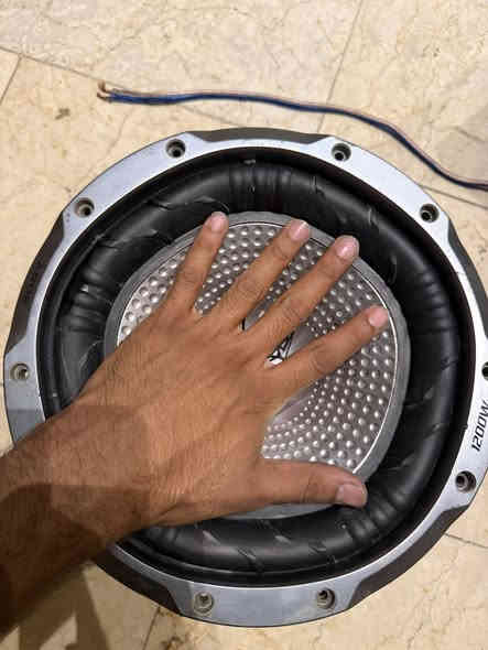 السلام عليكم سوني اكس بلود 10 انج 
1200واط 300 ارمس السماعه نضيفه حيل مستخدمة فتره قليله سعره 100 الف وبيها مجال مكاني بغداد *********** متوفر توصيل
