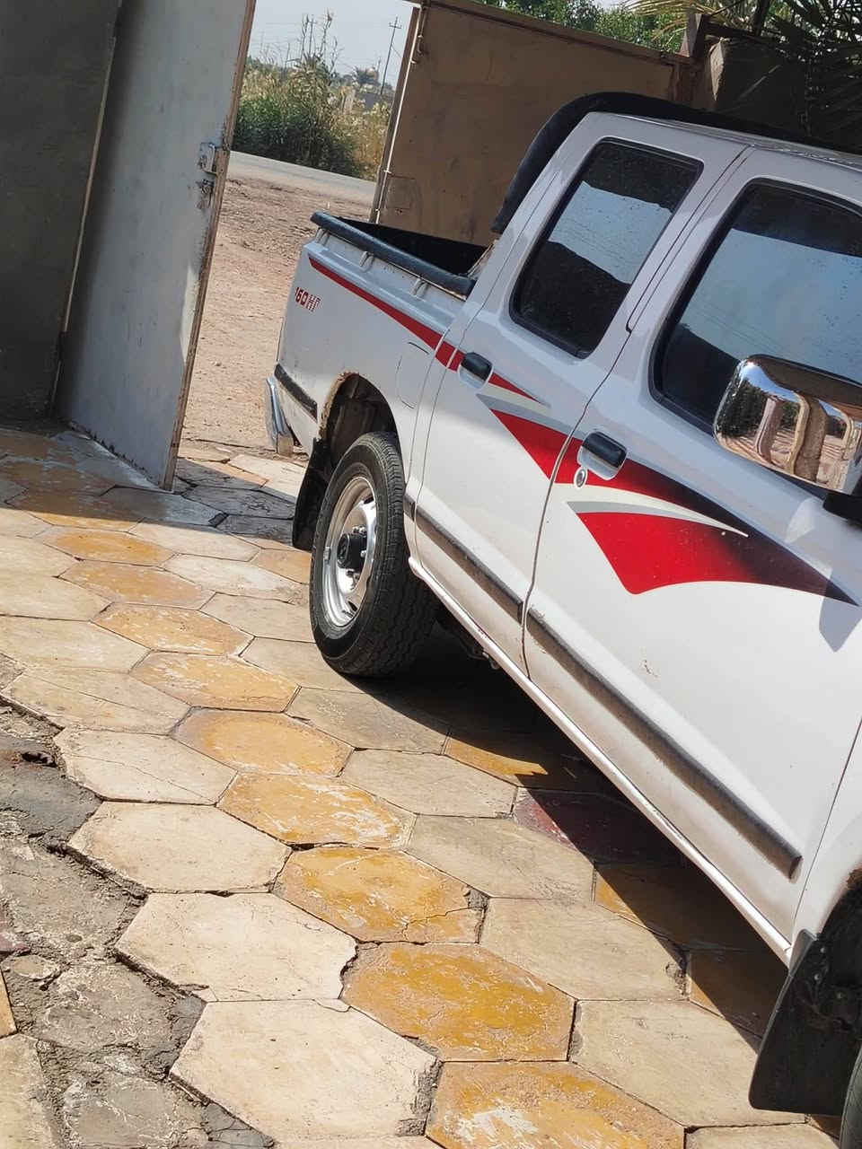 لبيع نيسان 2013  السياره خير من الله ومداور ثاني يوم السعر 135 وبيه مجال الشراي الاتصال ***********
***********
