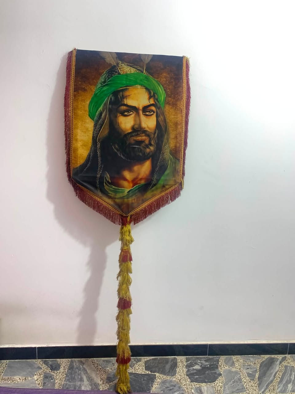 صوره الامام الحسين وابو فاضل صوره مرتبه كامله السعر ٣٥ قفل وصوره الامام علي سعره ١٠ الف  ويا كل صوره هديه صوره صغيره  العنوان بغداد كماليه رقم *********** + توصيل ماعندي
