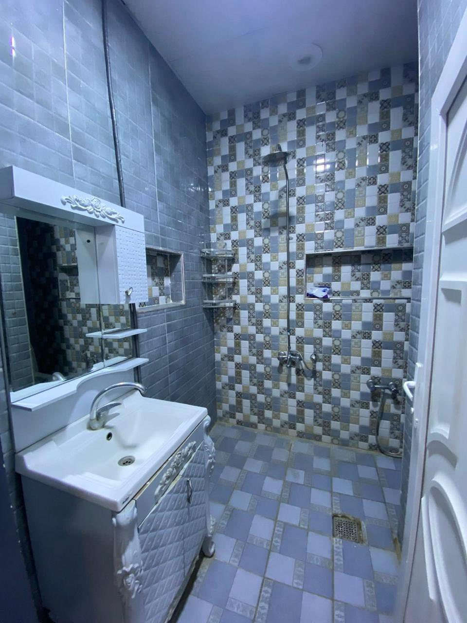 شقق مفروشة للإيجار - الكرادة 🏢🔑
متوفر (غرفة وصالة / غرفتين وصالة) مفروشة بالكامل وجاهزة للسكن الفوري.
• 📍 الموقع: الكرادة.
• 🛋️ الأثاث: راقي ونظيف جداً.
• 🛡️ الأمان: مراقبة بالكاميرات وحراسة.
للتواصل المباشر: 

***********

***********
