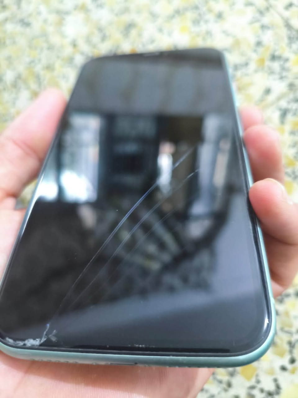 السلام عليكم  11عادي للبيع التفاصيل خاص
الشاشة مفطورة مثل ما بالصورة ومأثر عليها نهائياً


**إذا كنت صاحب هذا الإعلان وتريد حذفه لأي سبب، رجاءا أرسل رسالة إلى الدعم الفني**