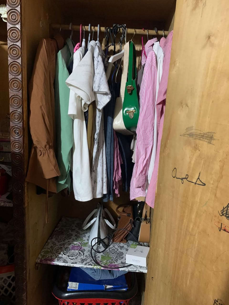 السلام عليكم
كنتور  ثلاث أبواب صاج اصلي للبيع نظيف و مشتريته جديد بس بي أضرار بسيطه سعر 125 و بي مجال للاستفسار خاص


**إذا كنت صاحب هذا الإعلان وتريد حذفه لأي سبب، رجاءا أرسل رسالة إلى الدعم الفني**