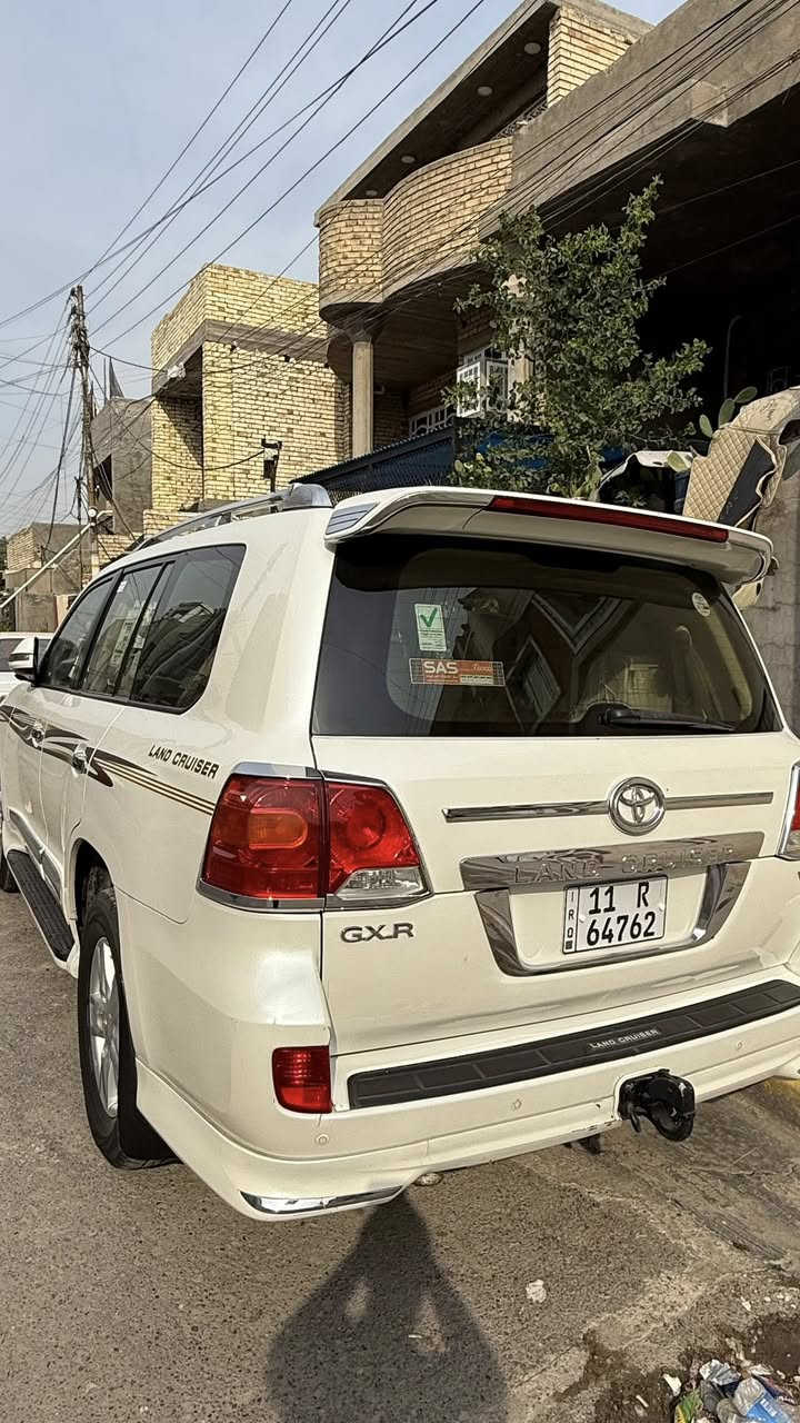 لاندكروز 13 فطيم
ماشية 107 رقم بغداد الجديد 
38سعرها.  ***********
