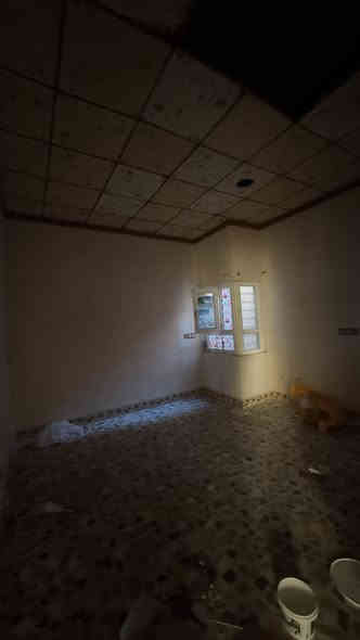 شقة للايجار في حي السماح الاولى على الشارع العام

مساحة ١٠٠ متر مربع طابق ثاني

تحتوي على غرفتين وهول ومطبخ وصحيات

بدل الايجار ٢٥٠ الف

مكتب صفوان السنجاري 
***********
***********
