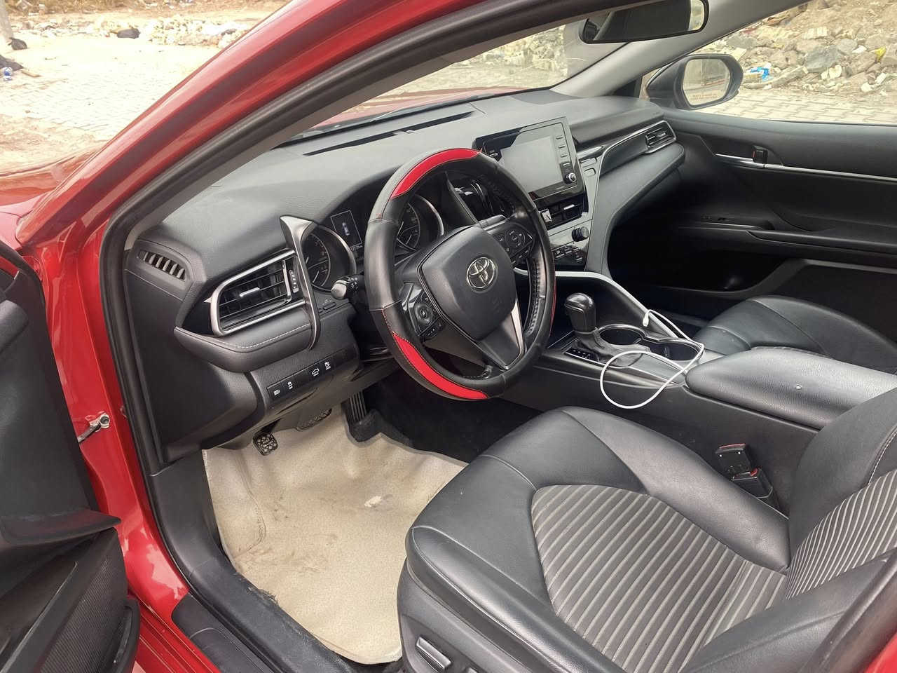 للبيع كامري امريكي موديل 21 معوقين بعد سنتين تتحرر صاحب السياره شاب اصحه مني بعد شباب ماشيه 118 حادث جاملغ خلفي بس بدون ايرباك سياره بلاديه مكاني اللطيفيه السعر 170 وبيها مجال ***********
