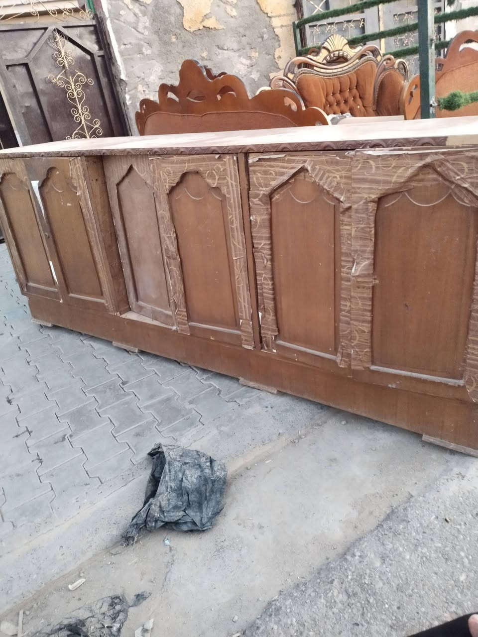 السلام عليكم بوفيه للبيع صاج شويه عوزها ترتيب السعر 70وبيها مجال رقمي ***********بس وتساب
