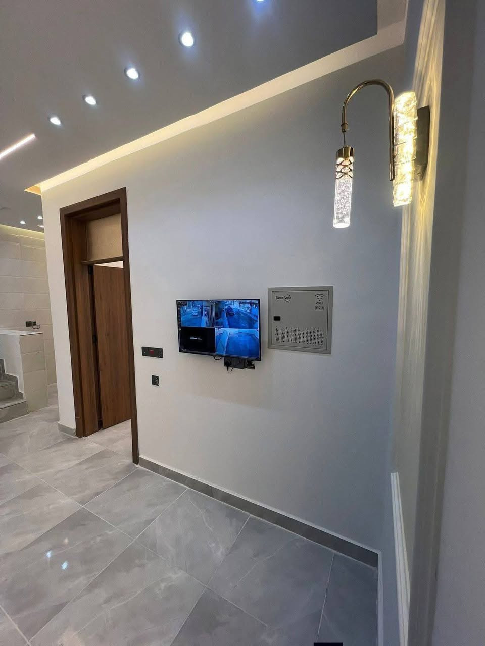 بسم الله ماشاء الله
🏠#دار_للبيع   100متر واجهيه 6متر نزال 16.76متر
 بناء طابق ونص  حديث ✨️
يحتوي البيت ع[2غرف نوم -استقبال -صحيات - صالة- ومطبخ] البيت شغل درجة اولى ✨️

⬅️مع الخدمات[ماي-كهرباء-تبليط]✨️

🔴ملاحضه البيت جاهز للسكن 🔑

⬅️نوع العقار  طابو زراعي سند 25 اقرار محكمه 

⬅️العنوان #بغداد_الدوره_البوعيثه   
       مجمع السلطان الثالث 
🔴للاستفسار  خاص او الاتصال ع  الرقم 
☎️***********
☎️***********
