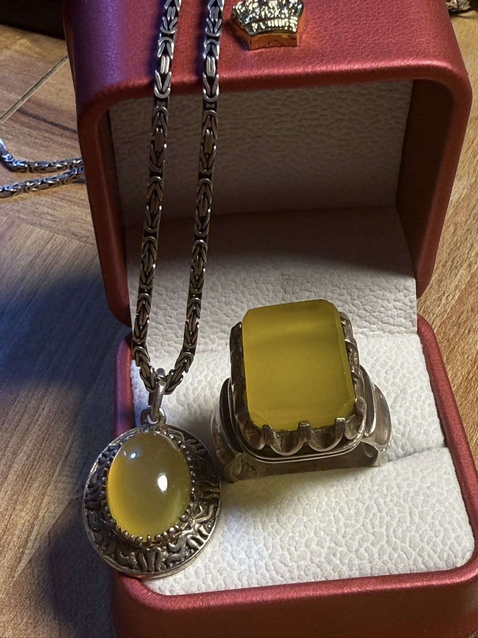 عقيق يماني شرف شمس
للحجر ***********
