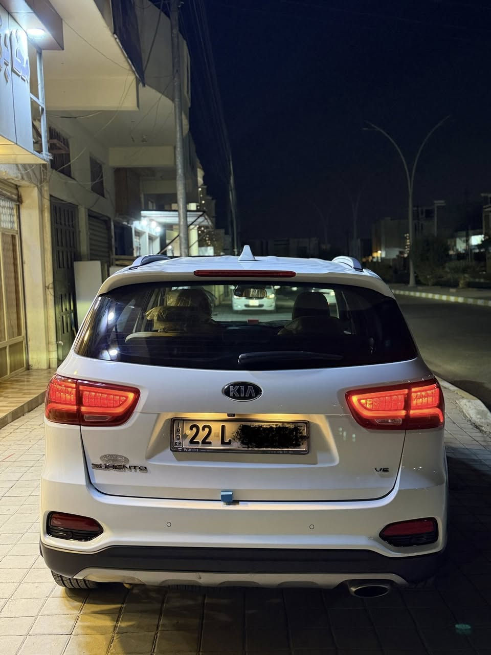 سورنتو 2020 ( اخت زيرو ) ماشيه52
السياره خليجيه فول 1/1 بعدهه بفابلون شركه 
 مواصفات  
مكفوله كفاله عامه  بعدهه عل وضع الشركه العده السبير الكتلوكات بعدهن 
حته رام جيبي اس  
مامفتوحات زيرو والمواصفات فول 1/1 
اعله فئه 
بصمه 
الباب الخلفي كهرباء
كشنات جلد اصلي لونين مطرز بقلاوه بلاد دبل كشن كهرباء  
محرك 6 سلندر 3500 
كير 8 نمر 
7 راكب  
3 قطع تبريد 
شاشه اصليه ام الجي بي اس 
اريل نفكيشن 
ويل 19 كروم 
كشنات تدفه تبريد 
فول تحكم استيرن 
مخارج اواكس يو اس بي 
شاحن واير ليس 
حساس امامي خلفي 
نضام اقتصاد 
بكلايت لد 
لايت ناصي عالي بلاوجتر زنون 
مكان السياره انبار ومادي 
السعر 260 وبيها مجال 
رقم اربيل  دولي بسمي سنويه وهزه جديده 
رقم ‭0781 701 0631
