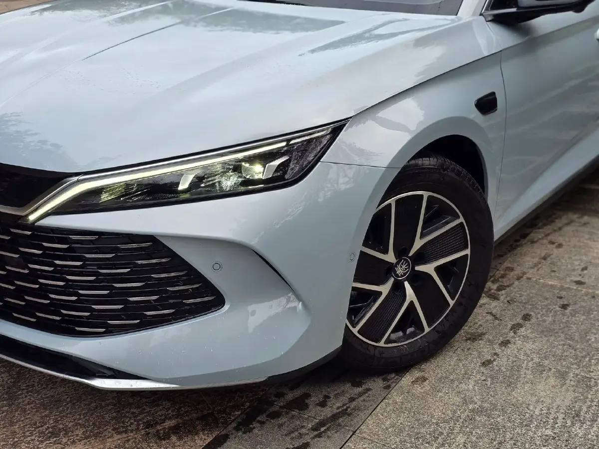 BYD QIN L, 2025, PHEV
بي واي دي كن أل، 2025، بلك إن هايبرد
ماشية بحدود 4000 كم
 السعر 24 مليون و700 الف دينار

13 كامرة وداش كام ووضع الحراسة
فتحة سقف بانوراما
إصطفاف ذاتي  (  أوتوبارك.)
أوتو هولد 
شحن وايرلس ومنافذ يو اس بي وتايب سي
رادارات وحساسات أمامي وخلفي وجانبي
مقاعد جلد وكرسي السائق كهرباء 
الصندوق الخلفي كهرباء
مصابيح LED
بصمات تشغيل وأبواب
وضعيات قيادة
قيادة شبة آلية ( تنبيه وتحديد المسار ،وتوقف تلقائي)
 وباقي المواصفات المعروفة
السيارة موجودة في كربلاء للاتصال
***********
