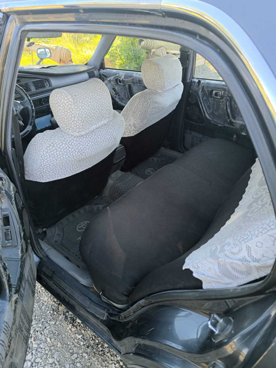 ارنب موديل 1995 مكينة 2500 بطة السيارة ضررها چامرلغ خلف السائق مشروع وطني رقم انكليزي   مكانها ديالى المقدادية للتفاصيل أكثر :***********
