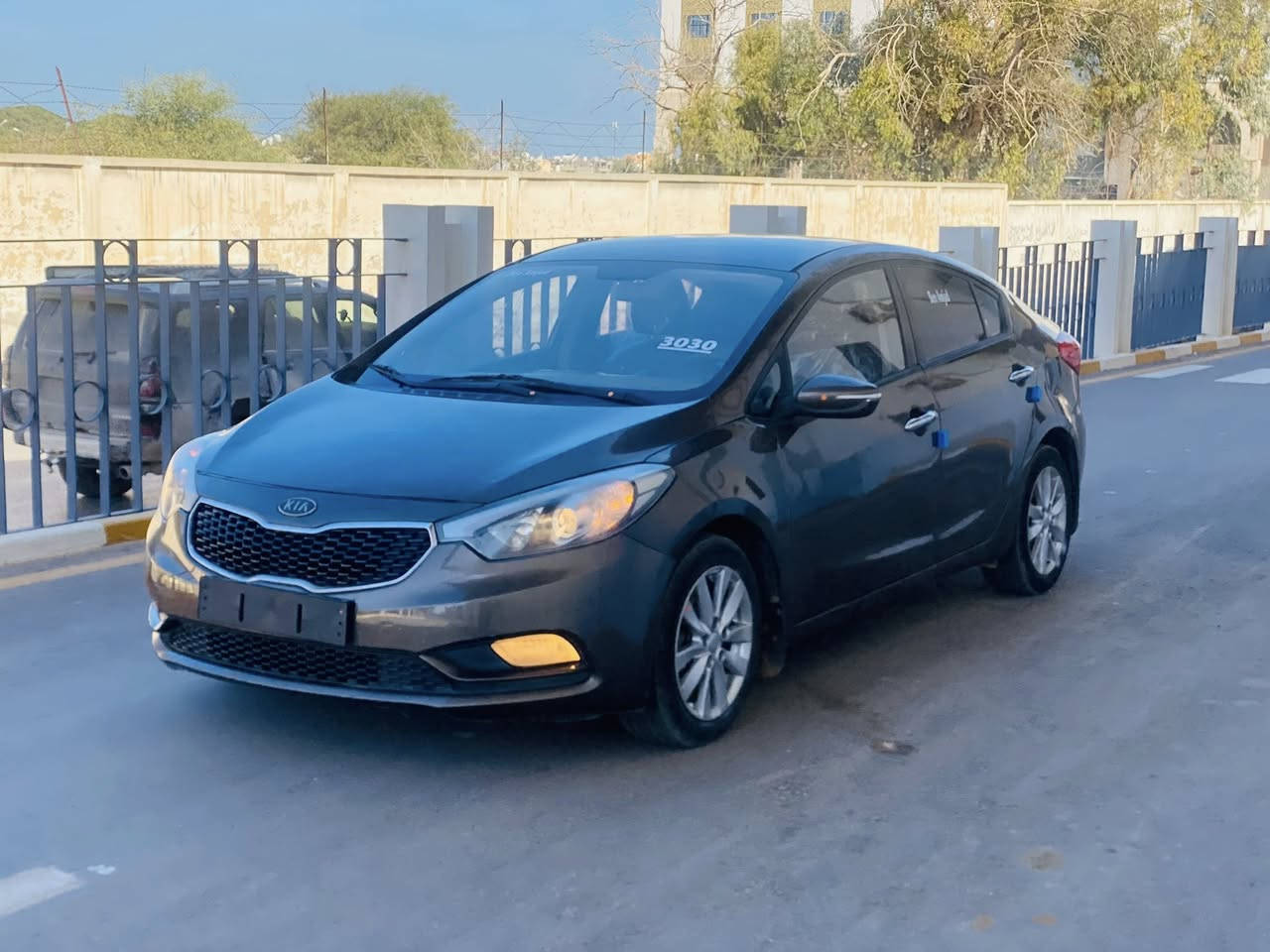كيا سيراتو 2014 🇰🇷محرك16العادي 🔥كتينه حديد المرغوب وبسعر 18350 مسجله رقم ‭0923834559‬ عيب لاخاليه من العيوب محرك كمبيو صاله كل شي تمام خاليه ⭐️من القص والقشره والحوداد 🇰🇷كربون موجود تكيف ثلاجه🔥🇰🇷قيادسفار ماشيه 110كيلو موصفتها نص فل لد امامي فليتشه فل مريه ومثبت سرعه وضع Eco ومميزات اخره  ⭐️جميله مقابض كروم⭐️5ديسكو اطارت جديده سعر18350 رقم الهاتف ‭0923834559‬
#خاليه من العيوب وشكرا مسجله


**إذا كنت صاحب هذا الإعلان وتريد حذفه لأي سبب، رجاءا أرسل رسالة إلى الدعم الفني**