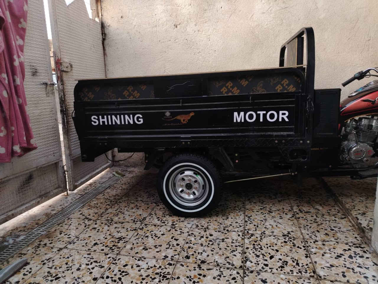 سلام عليكم ستوته للبيع كمرك اوراق اصولي مال بلال قبل سبوع طالعه من المعرض ستوته زيرو جاهزه كبل للعمل مكاني بغداد حي اور السعر 3100وبيه مجال ***********
