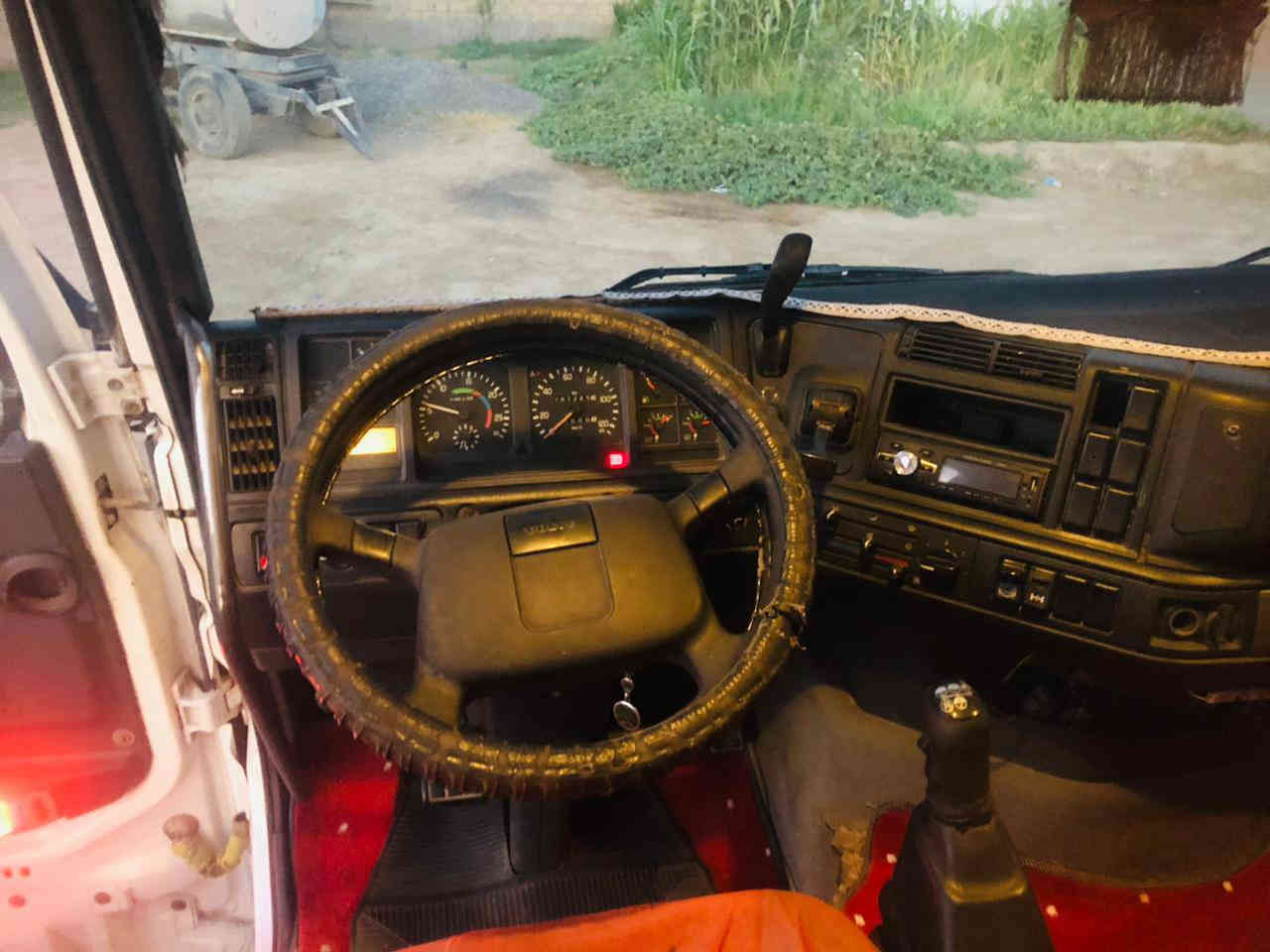 السلام عليكم
#للبيع راس تريله فولفو 
لون ابيض 
موديل ٢٠٠٢
رقم صلاح الدين انكليزي باسمي 
للاستفسار الاتصال 
***********
