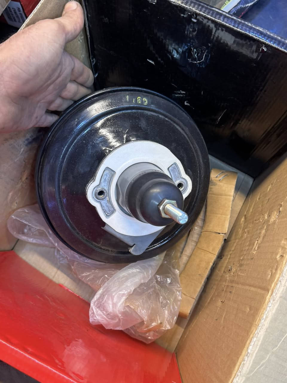 عندي غراض سيارات شركه عالميه الي يعرف بيهن يتفضل خاص 
لحد يكلي مال شنو ومنو كدامك صور


**إذا كنت صاحب هذا الإعلان وتريد حذفه لأي سبب، رجاءا أرسل رسالة إلى الدعم الفني**