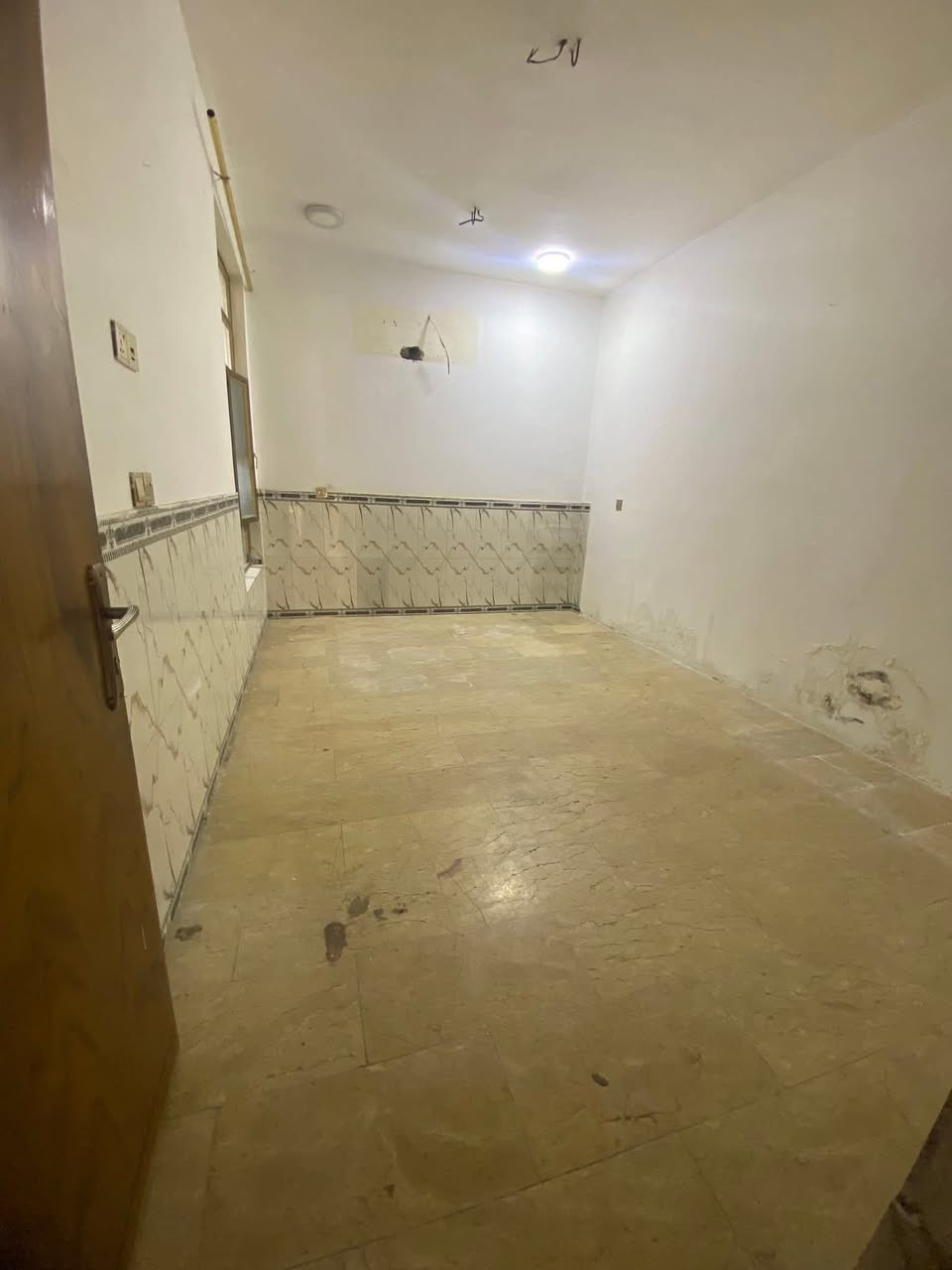 ايجارات سيديه 1شقه ارضيه غرفتين وصاله ومطبخ وصحيات وكراج وحديقه ٦٥٠ نظيفه 2مشتمل ارضى غرفه وصاله ومطبخ وصحيات ٥٥٠ نظيف  3مشتمل طابق اول غرفه وصاله ومطبخ وصحيات وسطحين ٦٠٠ مترتب جديد. 4شقه طابق اول غرفتين وصالة ومطبخ وصحيات ٥٥٠.نظيفه.5 مشتمل معزول طابق اول غرفه وصاله ومطبخ وصحيات ٤٥٠ مقبول 6شقه غرفه وصاله ومطبخ وصحيات ٤٠٠.مقبوله.7مشتمل طابق اول غرفه وصاله ومطبخ وصحيات ٥٠٠ موثث. 8 مشتمل غرفه وصاله ومطبخ وصحيات ٦٠٠ نظيف 9 مشتمل غرفتين وصاله ومطبخ وصحيات ٧٠٠ نظيف طابق اول. 9.شقه ١٥٠ متر غرفتين كبيره وصاله كبيره وصحيات ومطبخ وسطح ٤٥٠ اعلام العمداء. 10 بيت طابق اول غرفتين وصالة ومطبخ وصحيات معزول ايجاره ٤٥٠ اعلام عمداء. 11شقه غرفه وصاله ومطبخ وصحيات ٤٠٠ اعلام 12مشتمل ارضى غرفه وصاله ومطبخ وصحيات ٦٠٠.شهداء السيديه ع الخط السريع 13شقه غرفه وصاله ومطبخ وصحيات ٤٠٠ شهداء السيديه 13يوجد سكن طالبات شهداء السيديه للاستفسار الاتصال ***********. ***********
