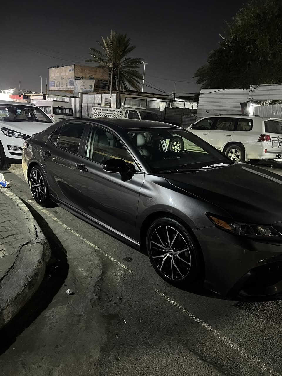 2022   TOYOTA CAMRY SE
اللون :- نفطي        
الموديل :- 2022 بانزين
سعة المحرك :- 2.500
كامره
تحكم سرعه 
تحكم مسجل 
رادار امامي 
مقاعد جلد ومخمل 
شفتات گير 
ثلاث وضعيات للقيادة
(نورمال.ايكو.سبورت)
السيارة ضربتها خلفية 
بدون ايرباك بشرط
السعر195 وبيها مجال 
رقم اربيل هزه وسنوية ورقم كله جديد
مكان سياره /بغداد /بغداد الجديدة 
***********
