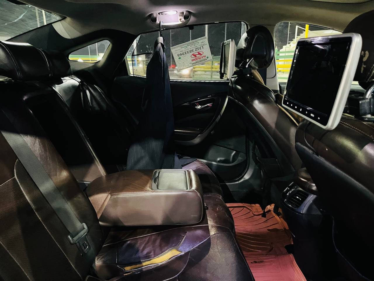 سلام عليكم ازيرا موديل2014خليجيه مكفوله حته دعاميات فول موصفات لل اخير محرك2400 اربعه سلندر سعر130ورقه بيها مجال بسيط مكاني بغداد تواصل***********
