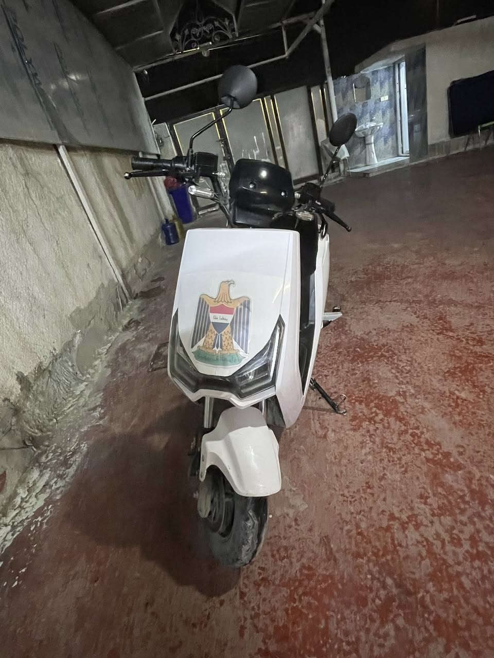 السلام عليكم دراجه شحن للبيع ماكس عادي  الدراجه نضيفه سرعه 100حقيقي ملف 2000  بطاريه كبير 6  العنوان بغداد البلديات للاستفسار رقم (***********)
