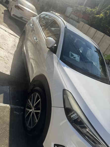 السلام عليكم 
توسان 2017 خليجي 
رقم بغداد بأسمي  وعلى ايدي السيارة 
ماشية 146  الف مكفولة من الصبغ والتبديل والبارد كفاله عامة 
موصفات  
تحكم ستيرن+
داخل صاج + شاشة
+كامرة خلفية دوارة+ ثلاجة بالجكمجة
قطعتين تبريد+ ثلاث انظمة قيادة
تحكم ستيرن جهتين + شفتات
اشاير بل مري والمري كهرباء
محرك 2000 دوش+ شاشة اعطال
انارة الأمامية LED

مكان السيارة بغداد البياع
رقم صاحب السيارة 
***********

السعر :185 وبيهة مجال
