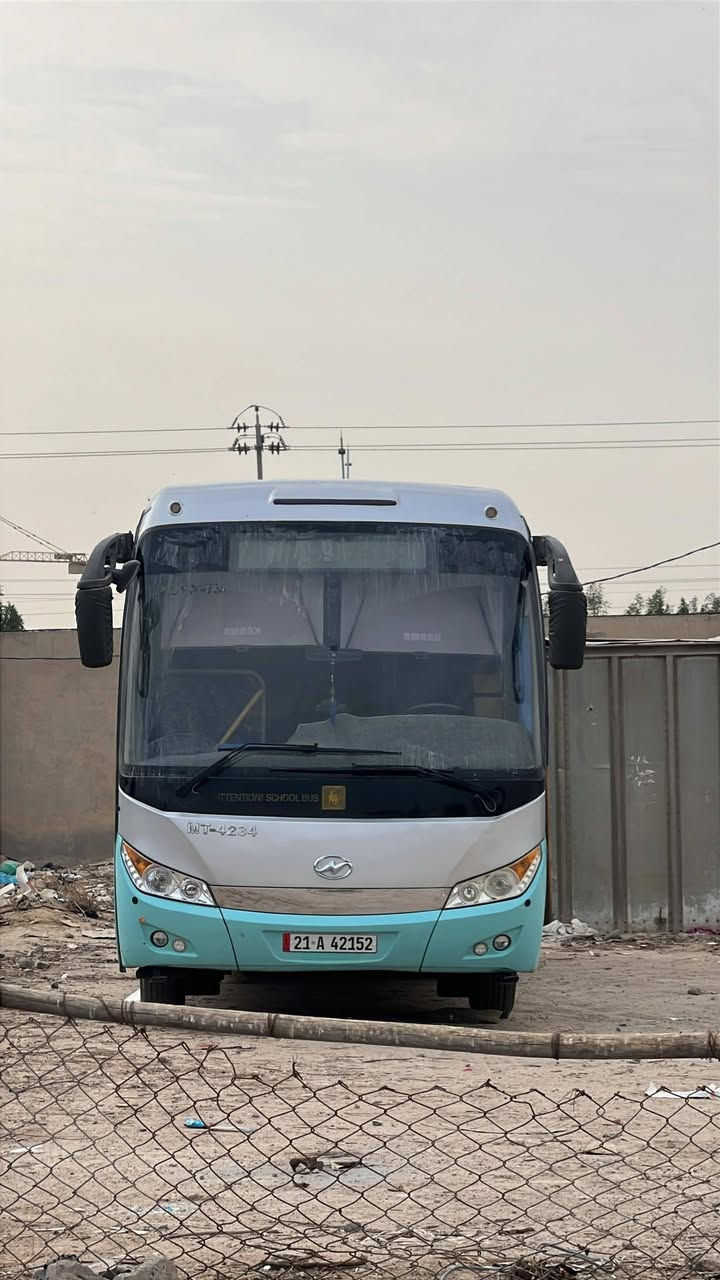 السلام عليكم باص هايكر ٢٠١٦ للبيع سيارة ٣٦ راكب صارت ٣٩ بعد الاضافة جاهزة تخم تاير وتخم بردات و اضافة منظومة هواء مع جك هواء وادريل هواء واضافة قاعدة سبير مع الاسبير اسفل مقدمة السيارة واضافة كشن سائق هواء وكشن سكن قرب باب الصعود واضافة كشن عبري نفرين اصلي قرب باب الطوارى واضافة شاشه للعبرية حجم ٣٢ وشاشة اندرويد للسائق مع دمام وتشغيل كل سماعات السيارة وريمونت لفتح وغلق باب السيارة مع هورن براد ... العنوان البصرة خور الزبير مجمع البترو السكني للاستفسار الاتصال على ***********  او ***********
السعر 260 ورقة والشراي يجي ويدلل بكل خطوة الف هلا
