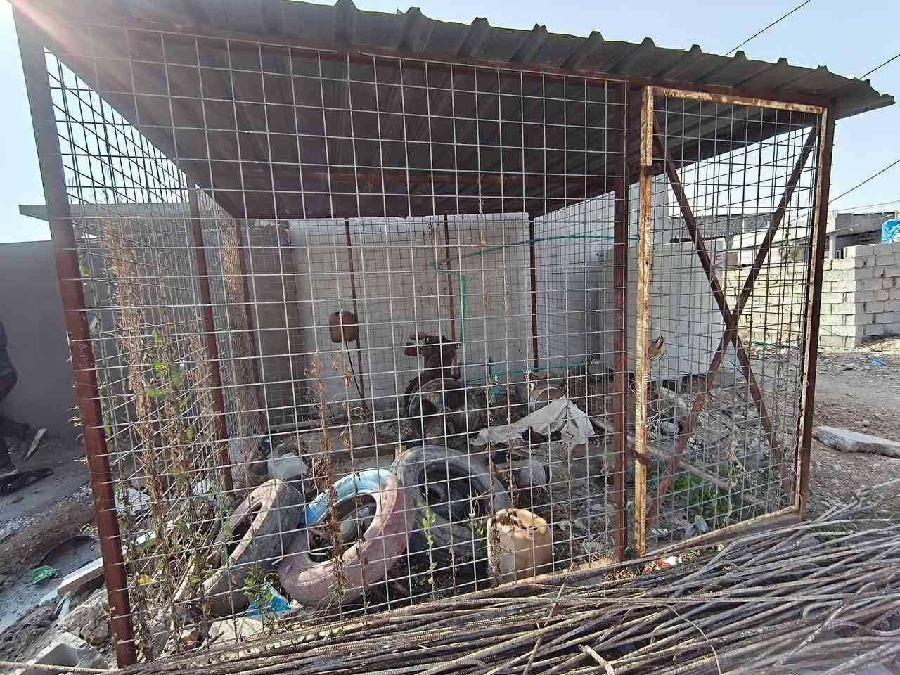 سلام وعليكم ورحمه الله وبركاتو 
قفص للبيع واضح بصور مامكسر ولا بي شي بقط الصبغ واكع السكف مالته چينكو والطار سيم وقوي جداً 
العنوان :ديالى 
السعر /425 وبي مجال 
للاستفسار مراسله الصفحه او 
اتصال /***********
واتس اب /***********
