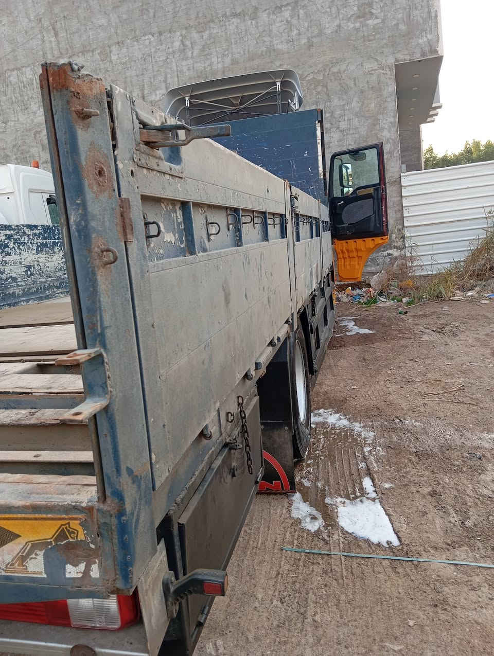 السلام عليكم مان 2001 للبيع ثانويه باسمه تحويل ثاني يوم تانكي 1200 جير عادي من نمر السعر 140 وبيها مجالل
***********
*********** 
واتساب
