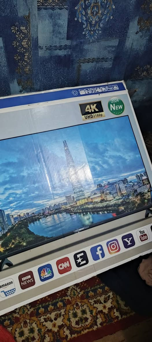 السلام عليكم شاشا بلازمه حجم ٥٥البيع سعر 400 جديده رقم ***********
