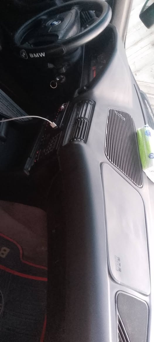 السلام عليكم من رخصت الدمن بي ام موديل 92؟.   525اصل مكينه وكير كفاله مسكر تبريد تدفه دبل إرباك فتحه طكتين ويل خليه كشن كهرباء بجم عريض لايت دخاني منضومه زنون السياره حلو امانت الله سنويه ال28 هزه ماصاقطه  رقم بغداد السعر 55وبيها مجال مكان حله ***********
