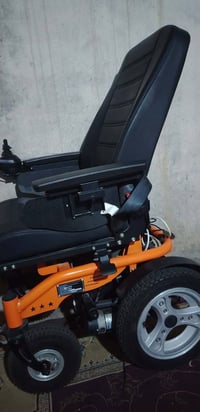 كرسي متحرك • جديد • مستعجلة