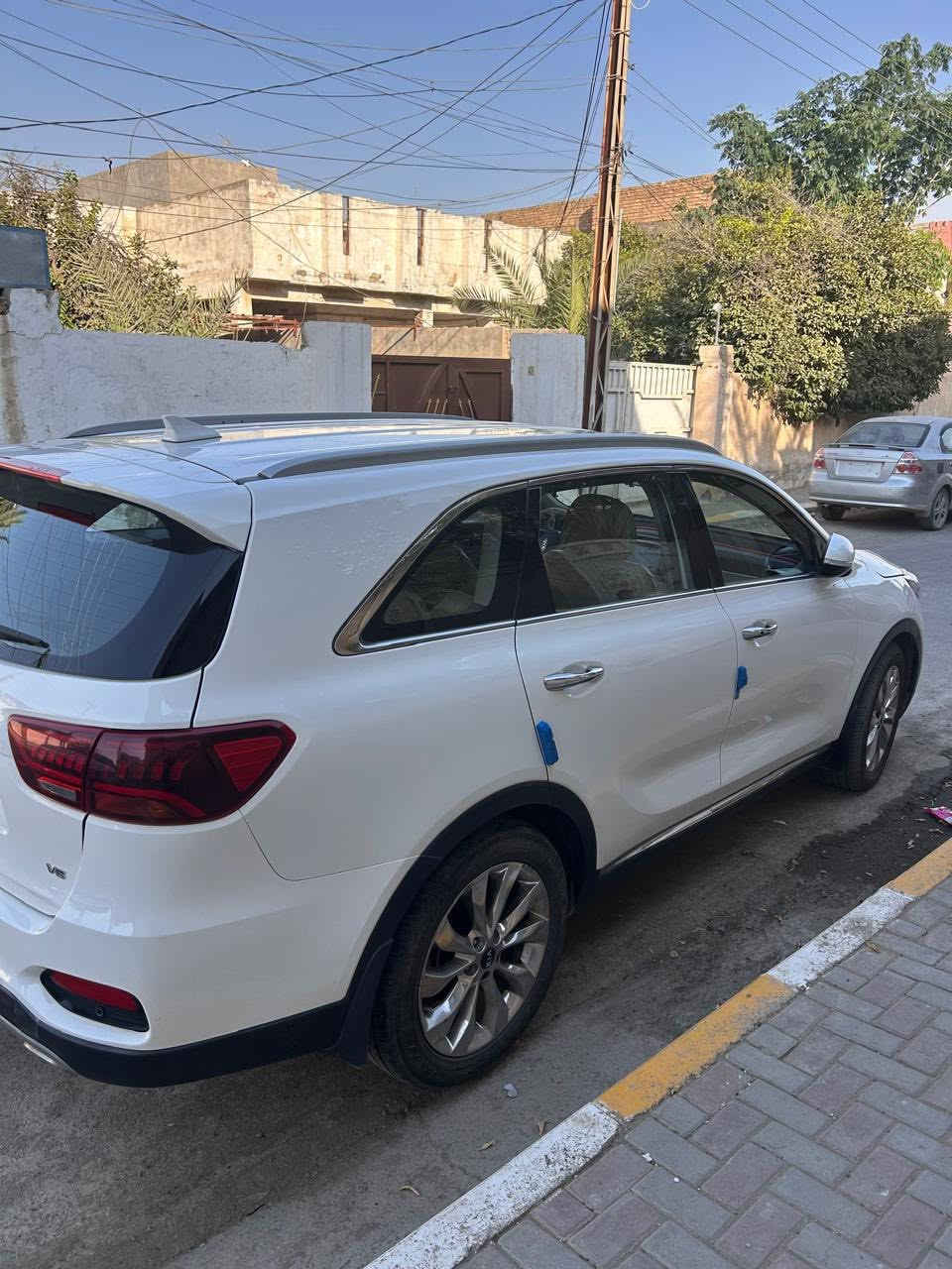 للبيع فقط  كياسورنتو 2020 (خليجي )
فول مواصفات قمارة حديد عدا البانوراما
رقم بغداد مشروع وطني بأسمنا
مداور ثاني يوم 

 ماشية (67)الف كيلو حقيقي شرط مكينة مامفتوح برغي بيها 
السيارة فول مواصفات قمارة حديد

1_بصمه ابواب مع بصمة تشغيل 

2_محرك 6سلندر 3500 شرط ما مفتوح وسبعة راكب وثلاث قطع تبريد وغرفة بيجي خليجية 

3_أريل زعنفة نفكيتر  جي بي اس للخرائط  

4_حساسات أماميه خلفيه مع لدات نهارية وليلية
 مع لدات نهارية

5_اللايت زنون عالي ناصي و بلاجكتورات 

6_شاحن وايرليس

7_شاشه اصليه بشرط تدعم كار بلي

8_كامره أصليه دواره 

9_كراسي 2 كهرباء الأماميات

10_ 3قطع تبريد

11_لد امامي مع تشغيل 

12_كروز مثبت سرعه

13_تحكمات فول ستيرن

14_سبعه راكب 

15_ويل كب نيكل الحجم الكبير الرياضي

16_بصمه تشغيل وابواب

17_كير 8 نمر 

18_ترحيب بالمري والأنارة 

19_كشنات جلد

20_جنطه كهربائية ذكيهً (الفتح عند الاقتراب)

21_مري شفط وأشاير بل مري

22_بردات ابلادية

23_اربع انظمه قياده مود درايف smart.  Cimfort.  eco.  sport

24_كشافات ضباب

25_علامة سورينتو  مضيئه بالدواسات

26_لايت زنون عالي وناصي 

السياره بأسمنا وتحويل ثاني يوم 

السيارة بيها تبديل ثلاث قطع اصليه نفس اللون و مرفق فديو واقع حال على نصبت السيارة

معروضه ب(220$) وبيها مجال للطيبين 
للاتصال والأستفسار على الرقم وبيه واتساب مكاني سامراء
0773 280 7592
