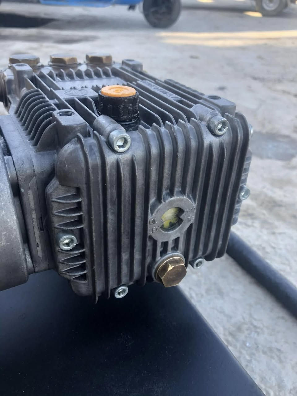 مطور غسل البيع نوعيه ايطالي على الفحص سنكل مكاني قضاء القاسم سعره ب٦٥٠وبي مجال رقم ***********
