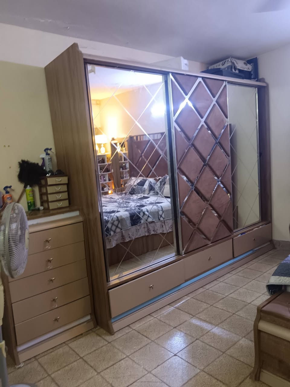 غرفه تركيه للبيع سعره ٢٠٠وبيها مجال المكان الدوره الميكانيك


**إذا كنت صاحب هذا الإعلان وتريد حذفه لأي سبب، رجاءا أرسل رسالة إلى الدعم الفني**