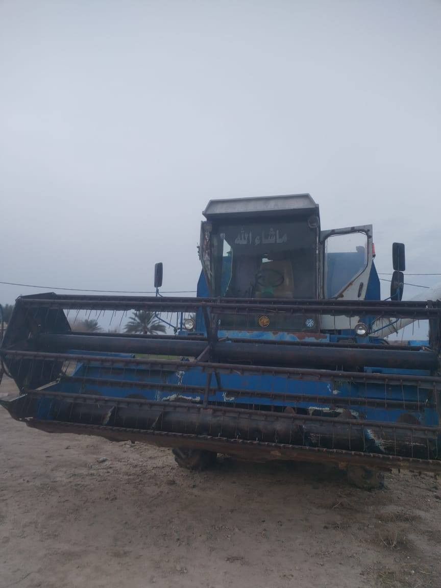 حاصده للبيع محرك وكير مكفول لحاصده مديومه وكامله جاهزه للشغل مكاني واسط ***********
