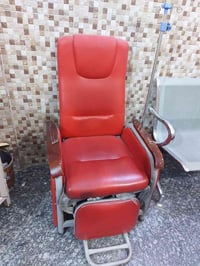 📍للبـيع كرسي سحب دم طبي (قابل للاستلقاء) مناسب للمختبرات والعيادات الط...
