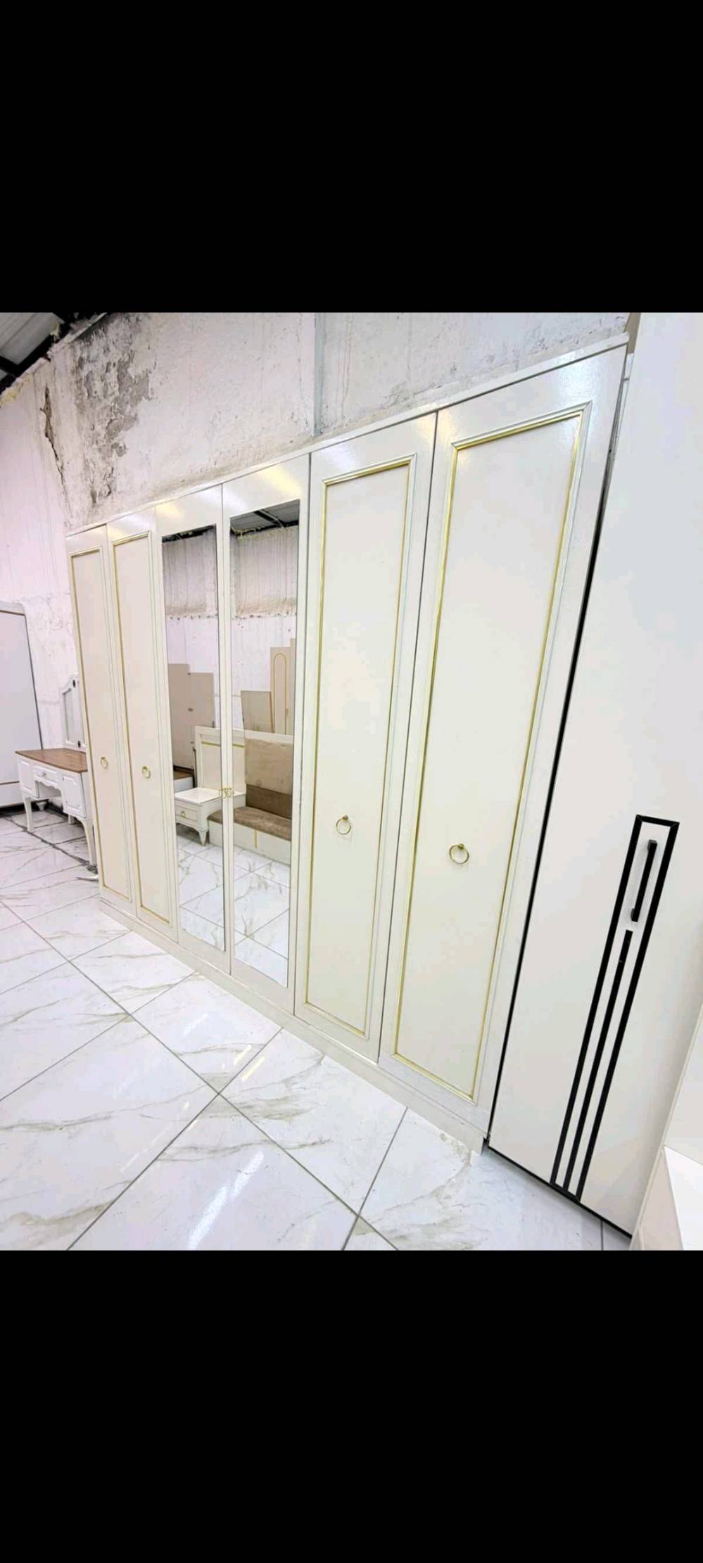 غرفه تركيه مستخدامة 
نضافه85
لون مميز 
كوالتي عالي 
عداد القطع9
نضام ابواب 
سعرها 700/600
نقل وشد مجانأ داخل بغداد