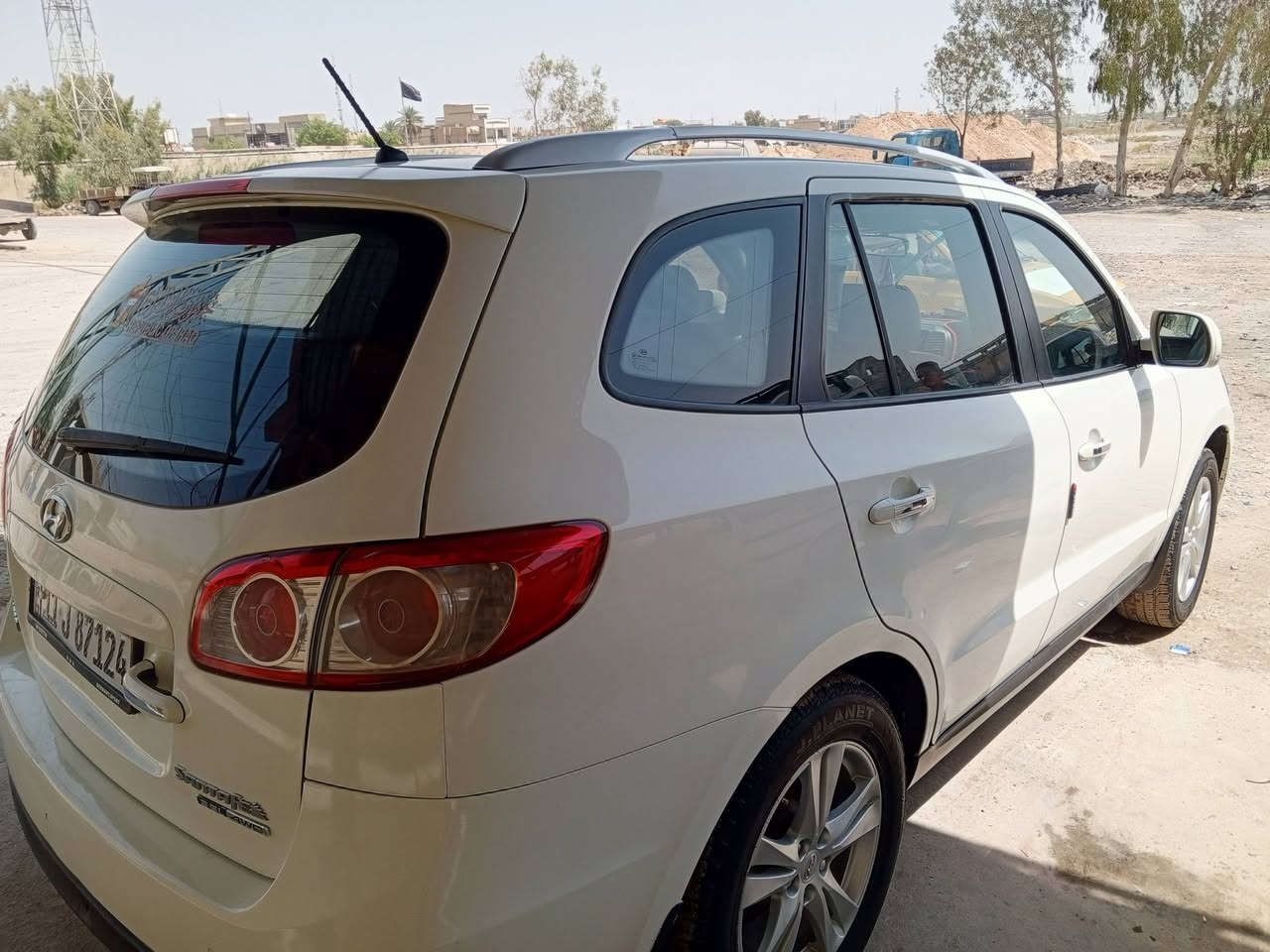 سنتافي 2010 خليجي فول مواصفات 
1.دفع رباعي
2.محرك سته سلندر 3500 بلادي ممفتوح 
3.داخل جوزي قطعتبن 
4. 3 قطع تبريد 
5. راكب 7 
6. ثلاجة 
7. اشاير بلمري ومري شفط 
8. فتحة سقف 
9. كشنات جلد وتحكم كهرباء 
10. حساسات خلفيه 
11. كامره خلفيه وشاسه مسجل 
12. جرص فوق ض120 شغال 
13. تحكمات ستيربن ومثبت سرعه
السعر (140 )وبيها مجال
واتساب ***********
الخاص مازنجر مفتوح
