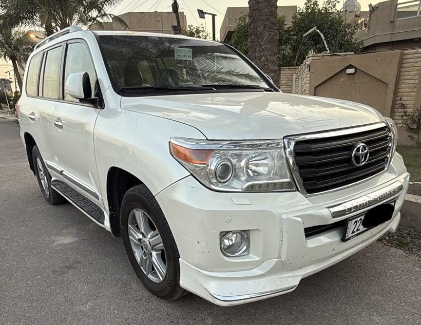 يا الله
لاندكروز 2012 V8 
*********** 
محرك 4600 
ماشية 205 الف 
فووول مواصفات رقم جديد 
محرك كير صدر كله مكفول 
بصمه تشغيل 3 قطع تبريد
7 راكب ثلاجة مريات شفط 
باقي مواصفات لاندكروز المعروفه 
سعر 328$ بيها مجال قليل 
مكان سيارة بغداد  سونار بالمنشور 
بيها 5 حالوبات فقط والبارد الموضح بالسونار ....
