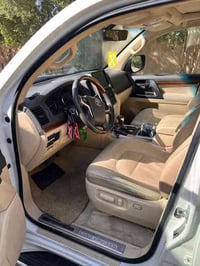 لاندكروز 2017 فطيم اصل فول 1/1 السياره جديده لوك   مكفوله كفاله عامه  ...