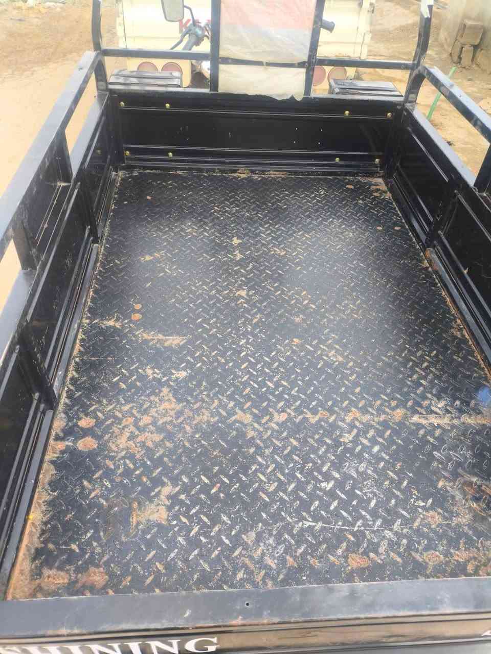 سلام عليكم ورحمه الله وبركاته من رخصت الادمن عندي سوته للبيع موديل 2023 جمره محرك  بلال اوراق للمرور وكمرك كامل رقم فحص كبل شد ارقام ٢٥٠٠وبيه مجال ***********
